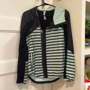Lululemon Get up and glow jacket size 4